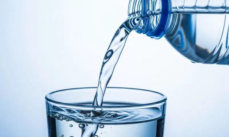 Koliko vode treba piti dnevno? Preporuke po kilogramima i aktivnosti